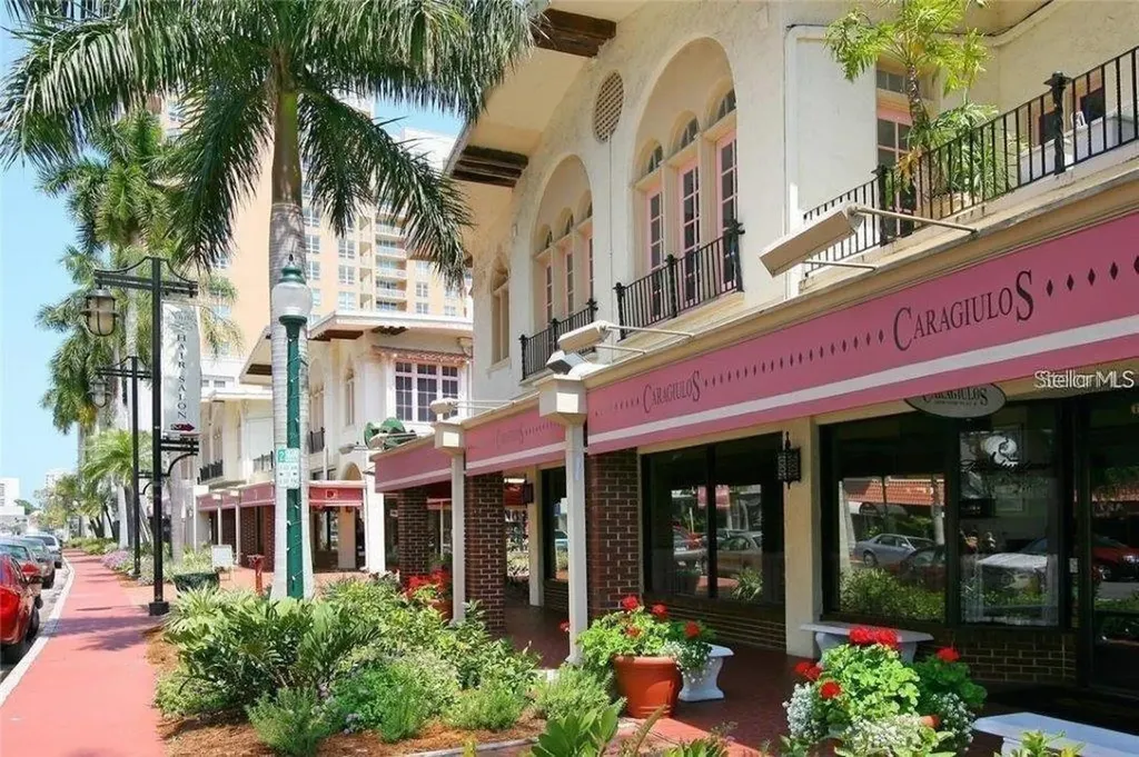 1350 Main Street Sarasota FL 34236