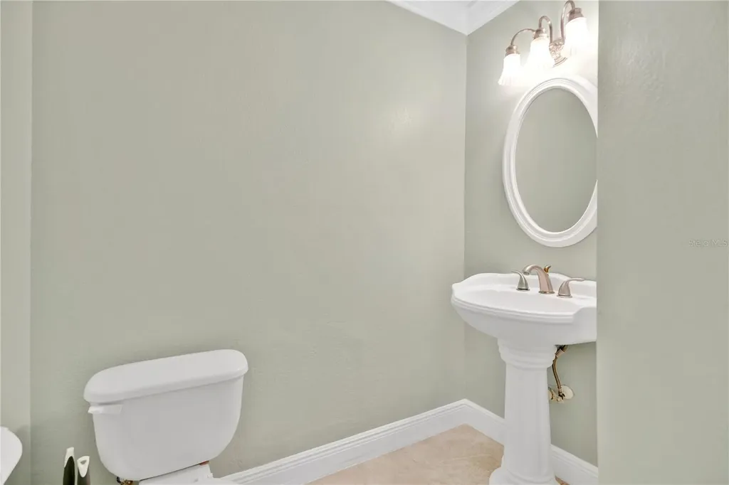 682 Ascot Circle Orlando FL 32825