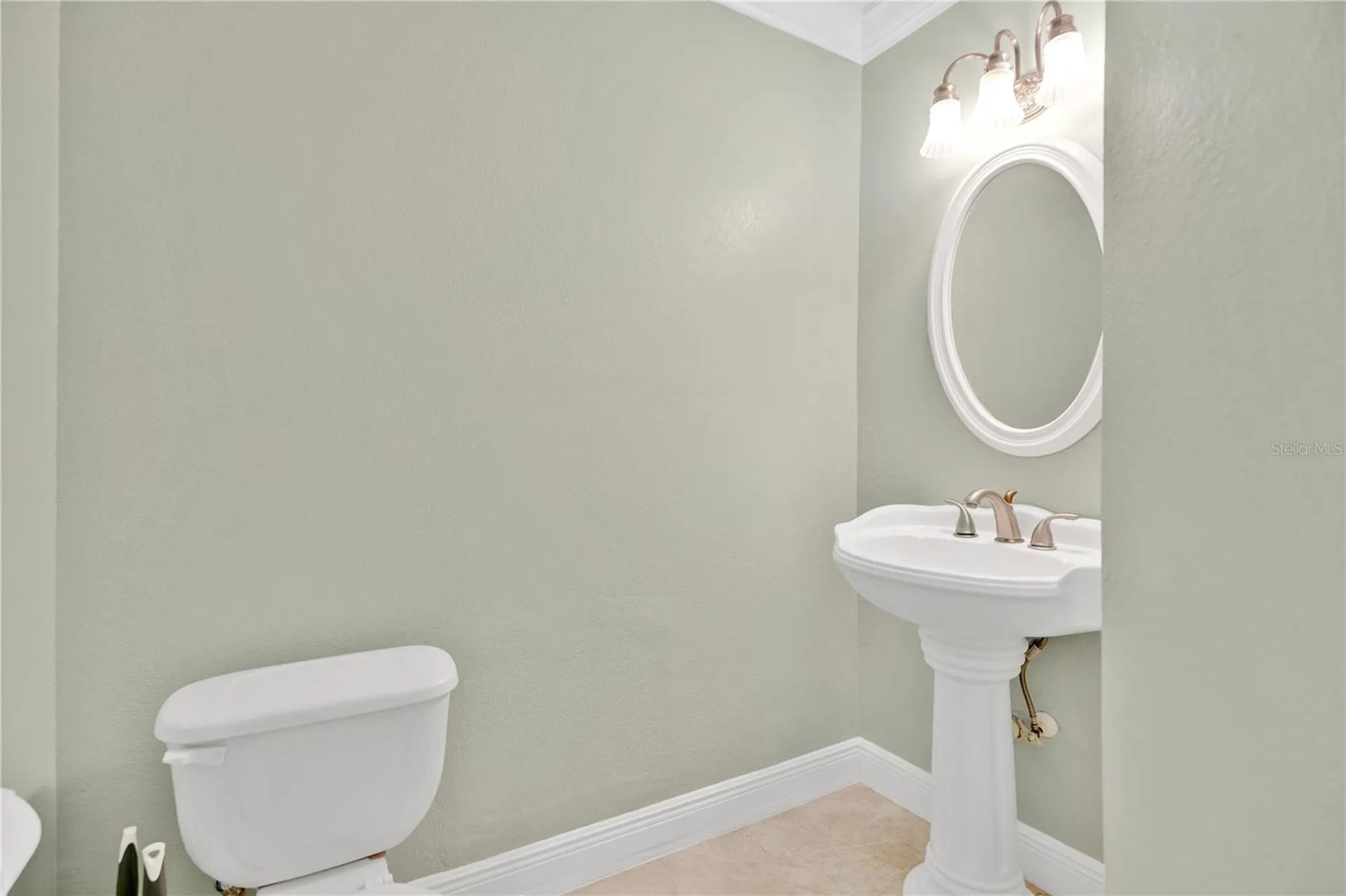 682 Ascot Circle Orlando FL 32825