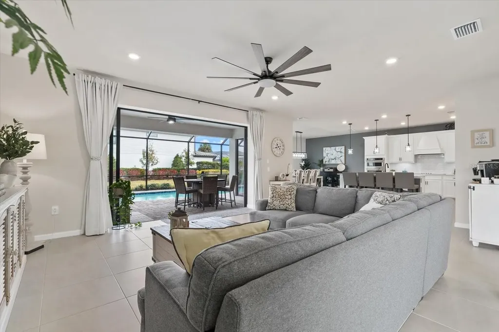 5876 Silverside Pine Court Lakewood Ranch FL 34211