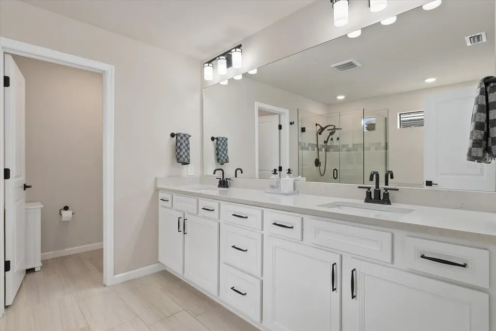 5876 Silverside Pine Court Lakewood Ranch FL 34211