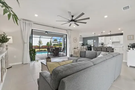 5876 Silverside Pine Court Lakewood Ranch FL 34211