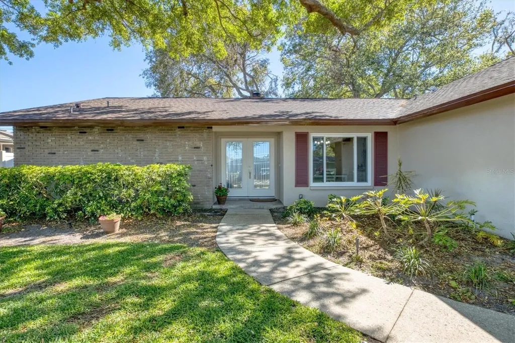 13964 106th Avenue Largo FL 33774