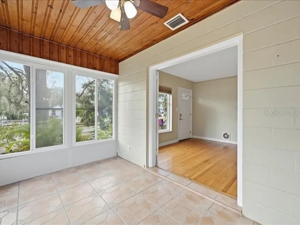 2670 Bayside Drive S St Petersburg FL 33705