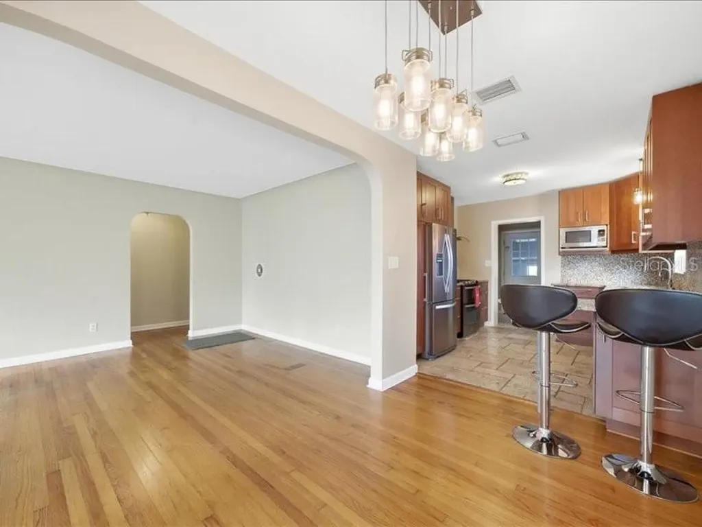 2670 Bayside Drive S St Petersburg FL 33705