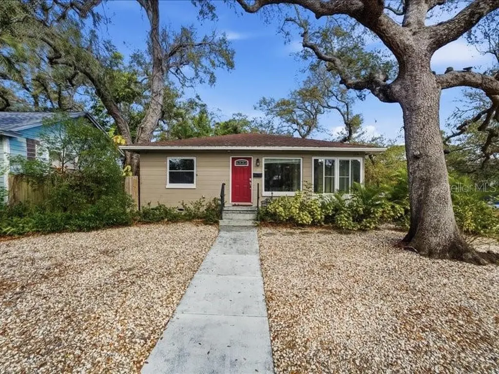 2670 Bayside Drive S St Petersburg FL 33705
