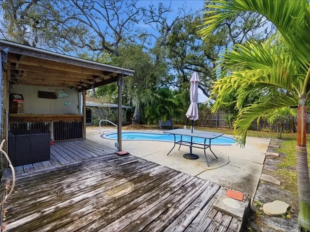 2670 Bayside Drive S St Petersburg FL 33705