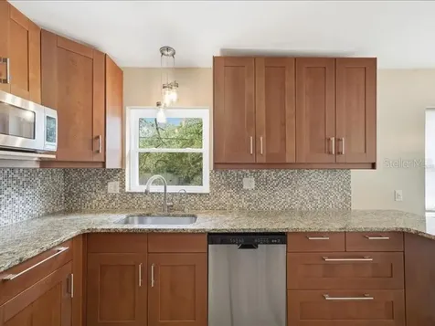 2670 Bayside Drive S St Petersburg FL 33705