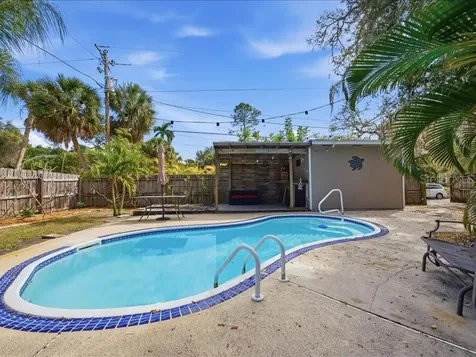 2670 Bayside Drive S St Petersburg FL 33705