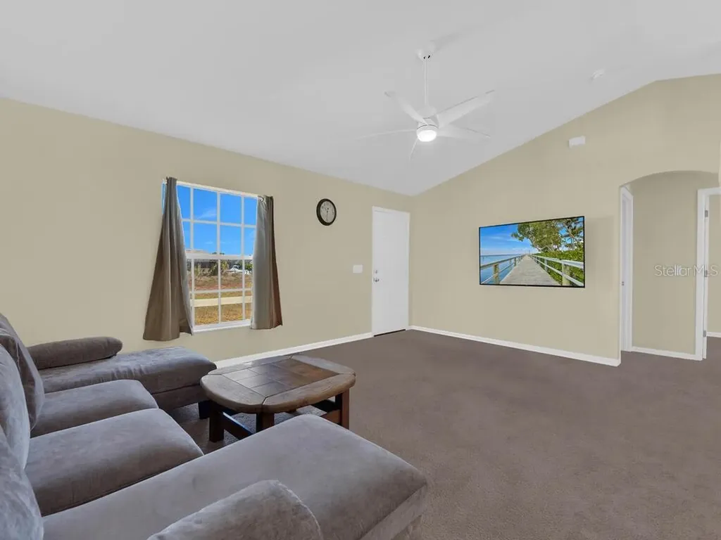 2120 SW 28th Terrace Cape Coral FL 33914