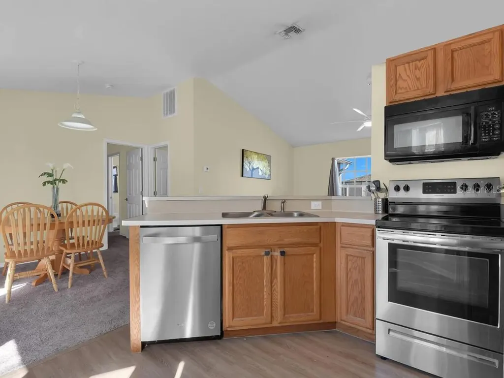 2120 SW 28th Terrace Cape Coral FL 33914