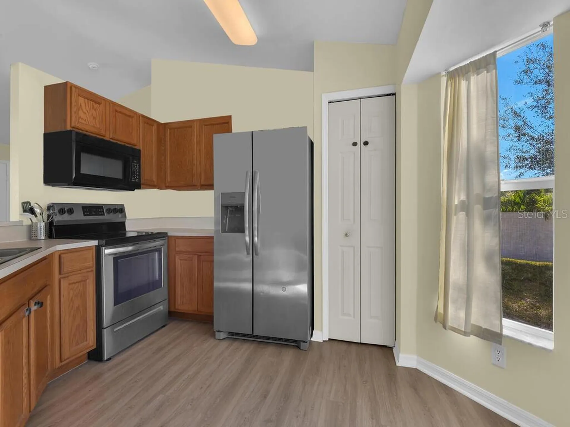 2120 SW 28th Terrace Cape Coral FL 33914