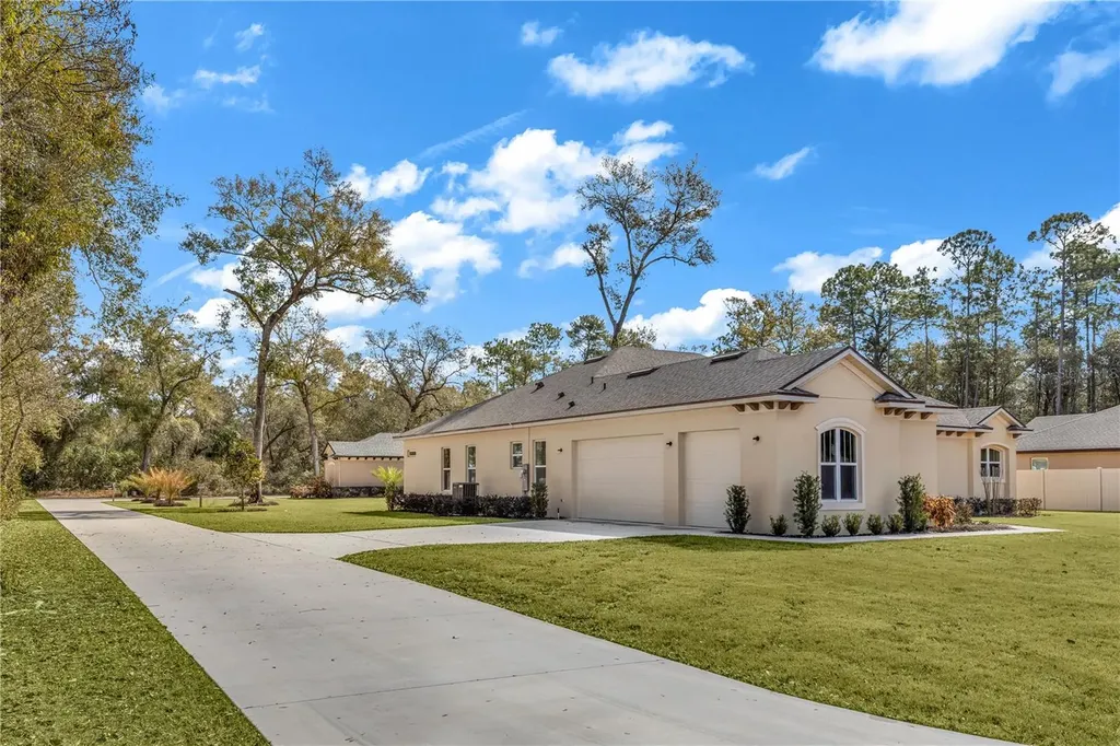 2210 S Sparkman Avenue Orange City FL 32763