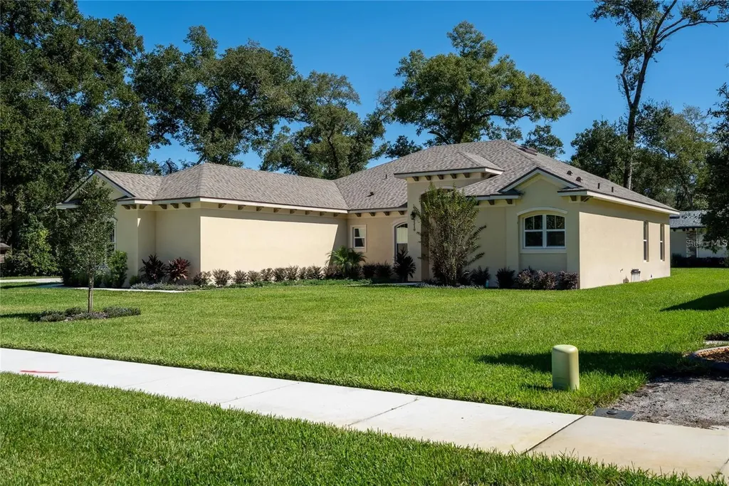 2210 S Sparkman Avenue Orange City FL 32763