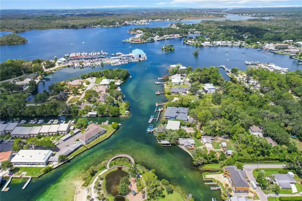 141 SE 2nd Avenue Crystal River FL 34429