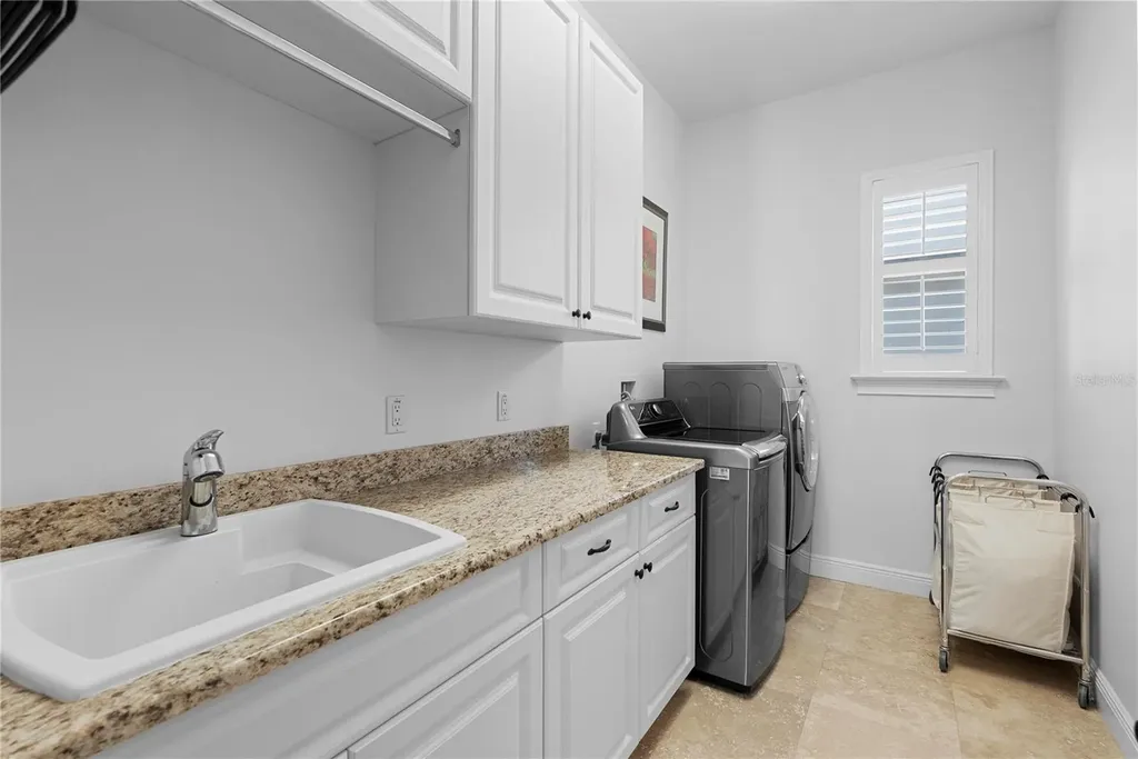 438 Harbour Oaks Pointe Drive Orlando FL 32809