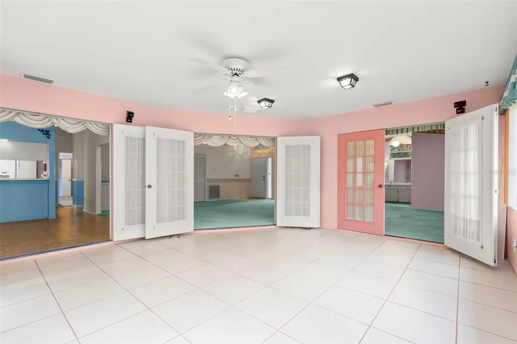 5245 Venice Way NE St Petersburg FL 33703