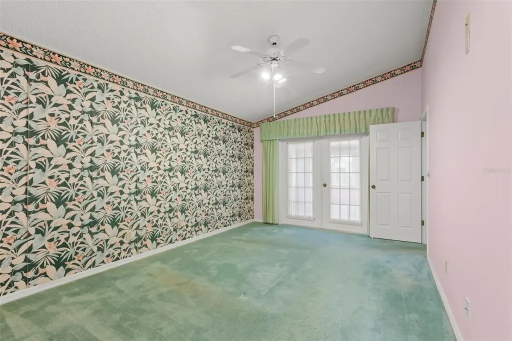 5245 Venice Way NE St Petersburg FL 33703