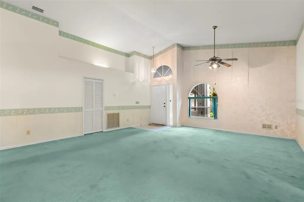 5245 Venice Way NE St Petersburg FL 33703