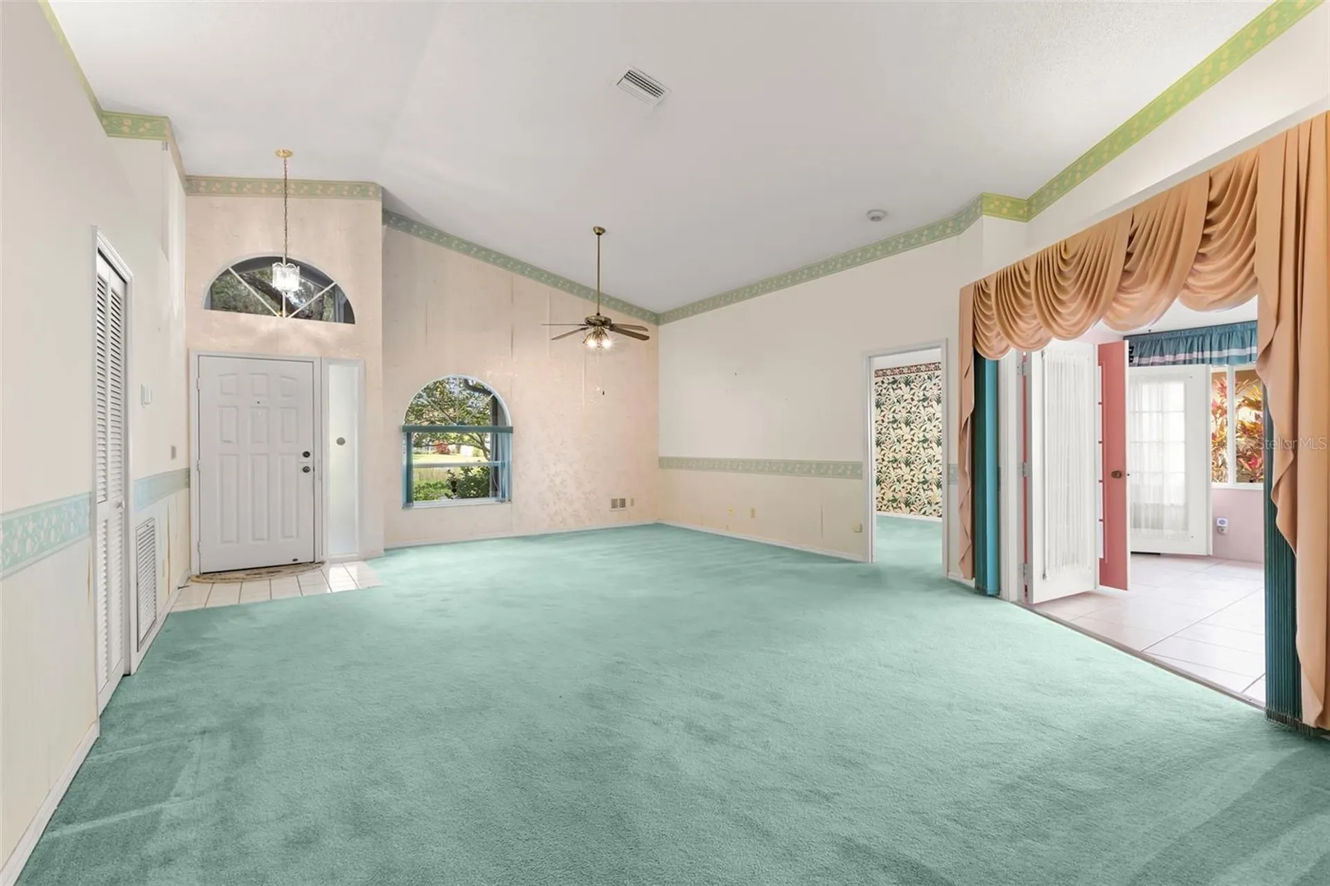 5245 Venice Way NE St Petersburg FL 33703