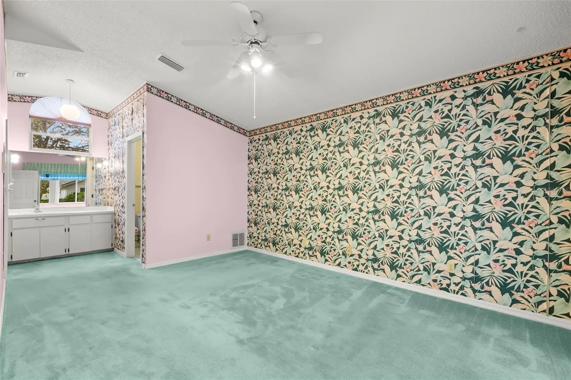 5245 Venice Way NE St Petersburg FL 33703