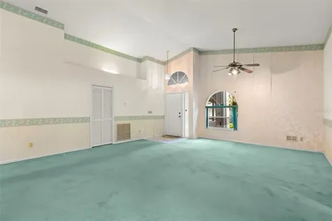 5245 Venice Way NE St Petersburg FL 33703
