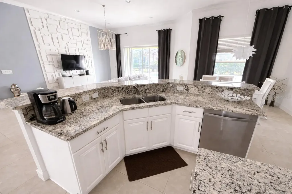 4084 Oaktree Drive Davenport FL 33837