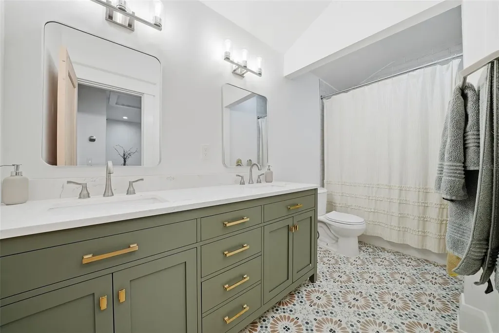 344 W Rio Vista Court Tampa FL 33604