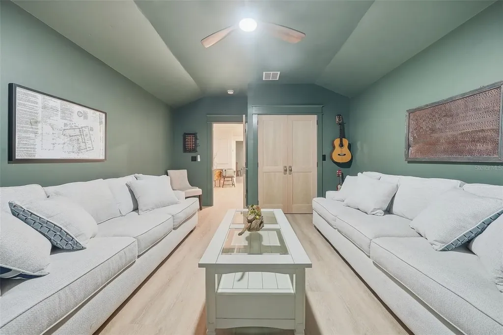 344 W Rio Vista Court Tampa FL 33604