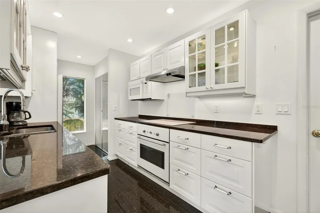 550 De Narvaez Drive Longboat Key FL 34228