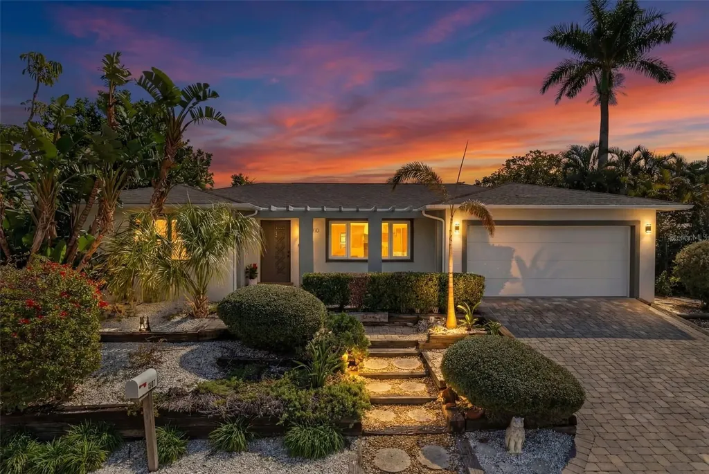 550 De Narvaez Drive Longboat Key FL 34228
