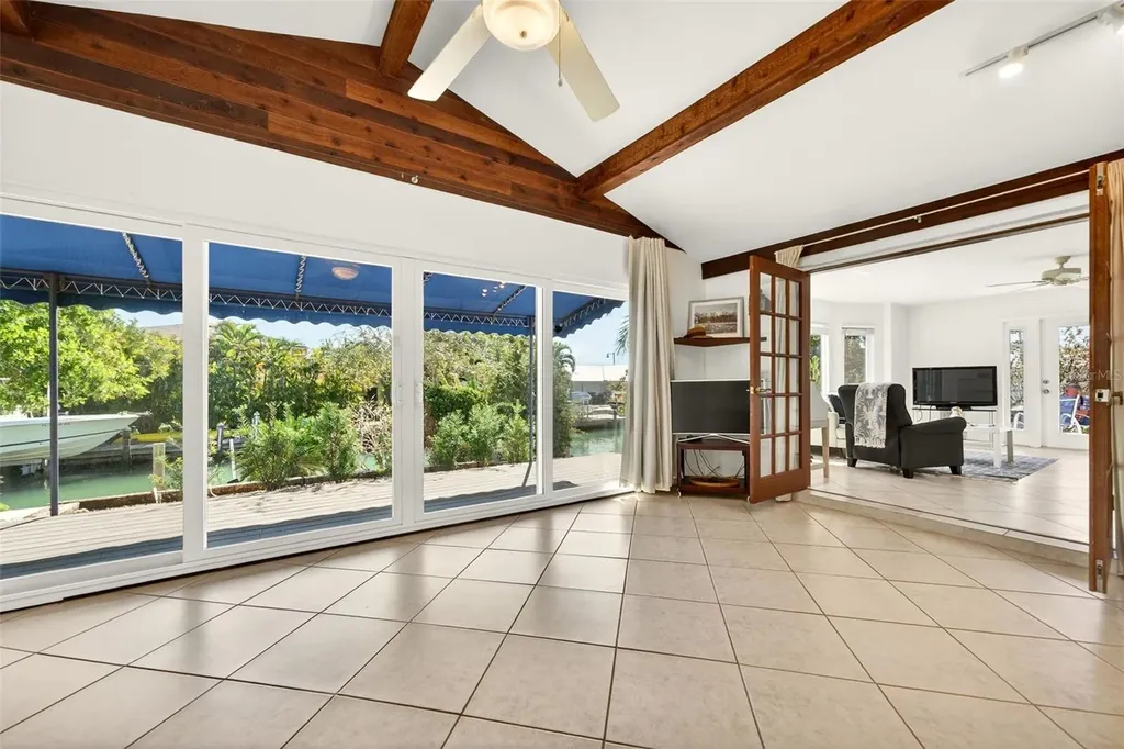 550 De Narvaez Drive Longboat Key FL 34228