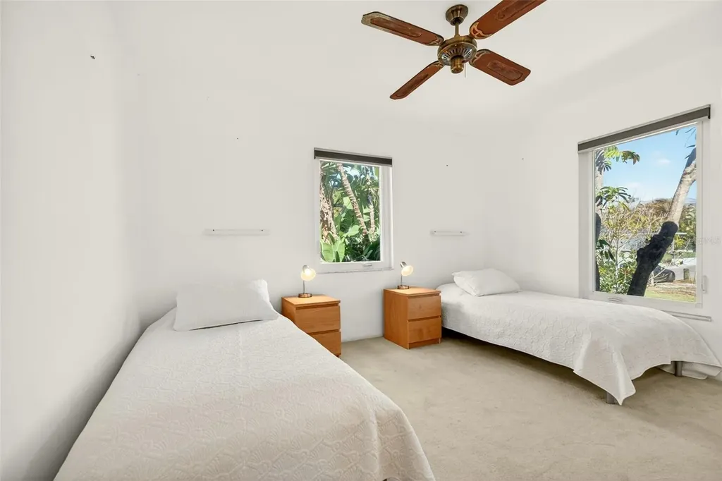 550 De Narvaez Drive Longboat Key FL 34228