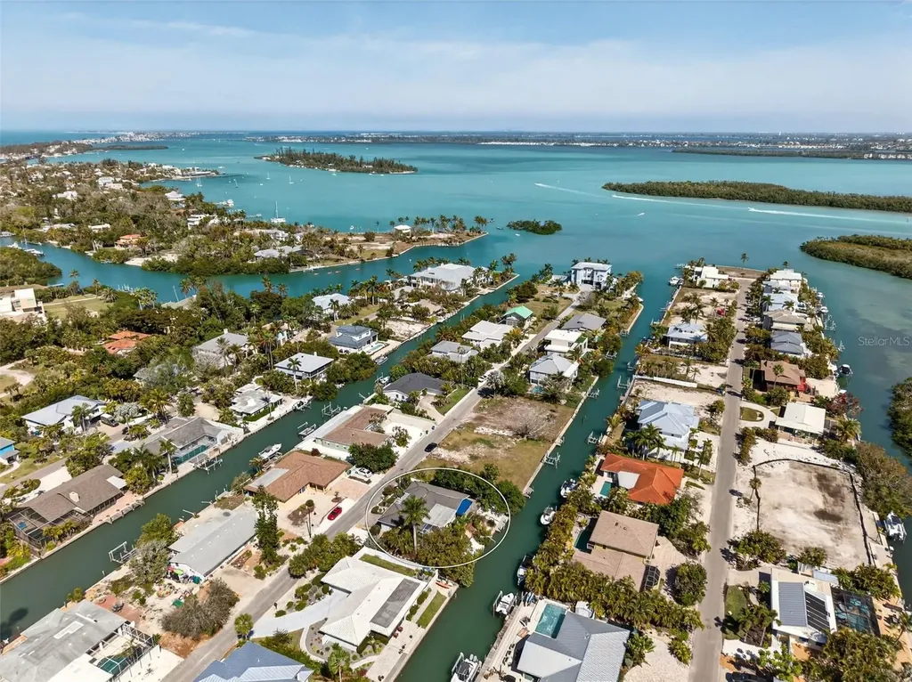 550 De Narvaez Drive Longboat Key FL 34228