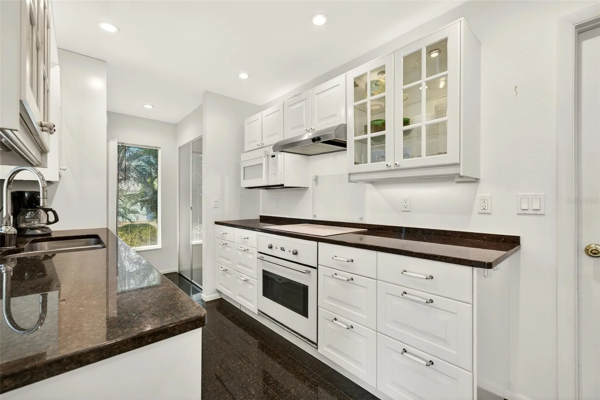 550 De Narvaez Drive Longboat Key FL 34228