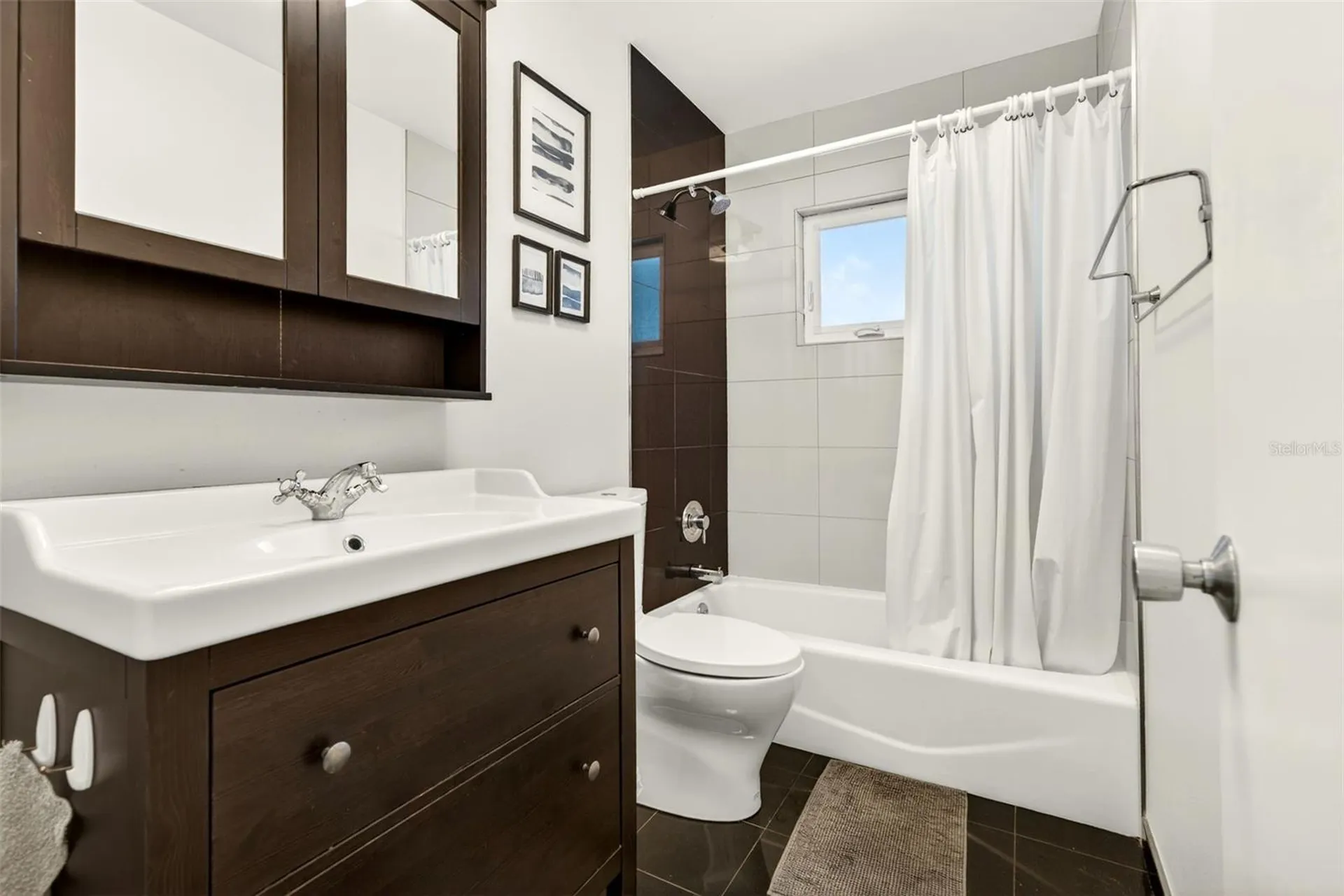 550 De Narvaez Drive Longboat Key FL 34228