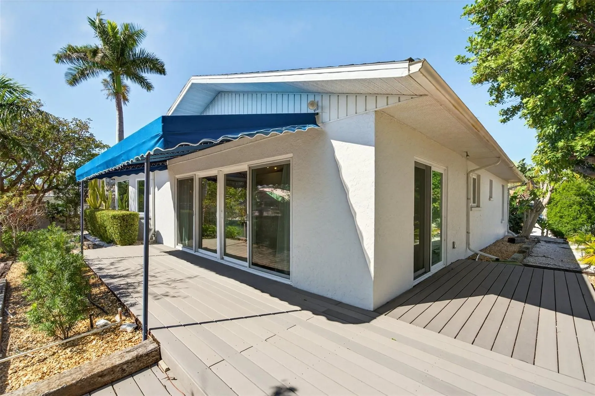 550 De Narvaez Drive Longboat Key FL 34228