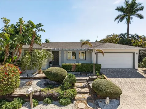 550 De Narvaez Drive Longboat Key FL 34228