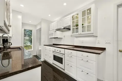 550 De Narvaez Drive Longboat Key FL 34228