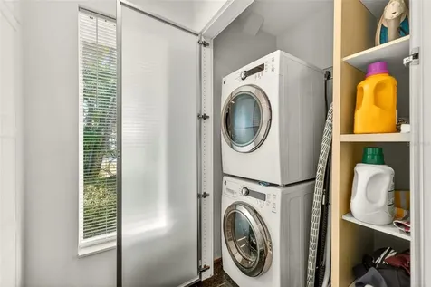 550 De Narvaez Drive Longboat Key FL 34228