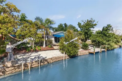 550 De Narvaez Drive Longboat Key FL 34228