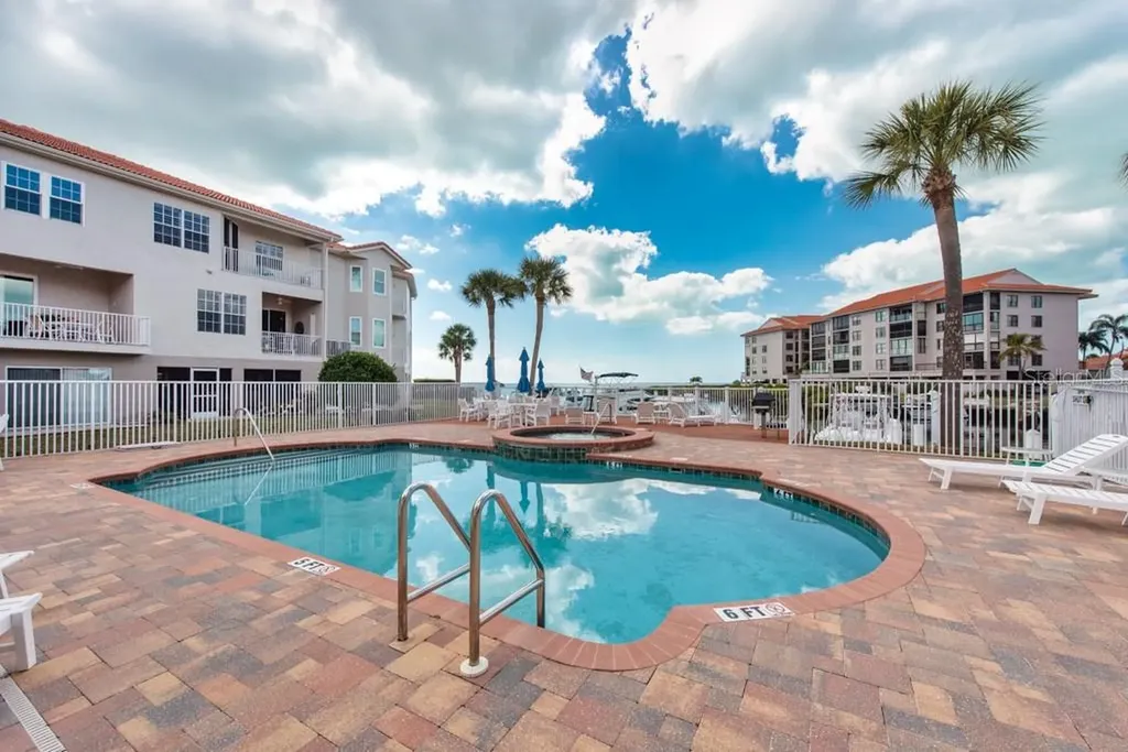 1430 Manatee Circle Tarpon Springs FL 34689