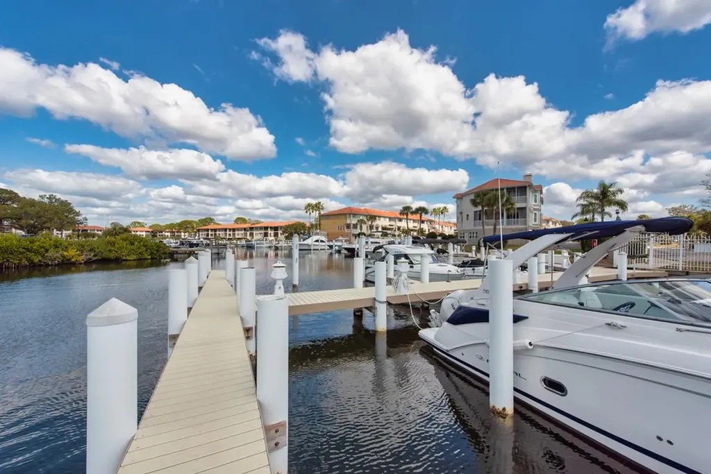 1430 Manatee Circle Tarpon Springs FL 34689