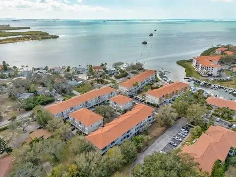 1430 Manatee Circle Tarpon Springs FL 34689