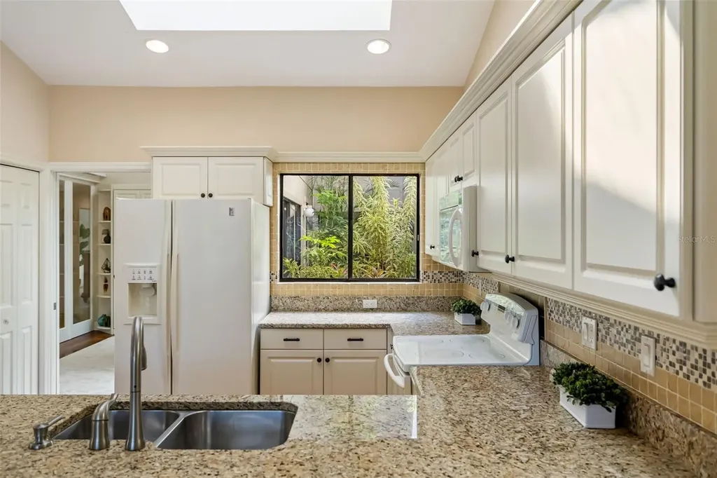 2326 Harbour Oaks Drive Longboat Key FL 34228