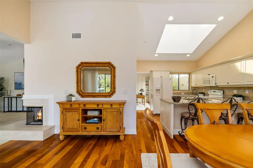 2326 Harbour Oaks Drive Longboat Key FL 34228