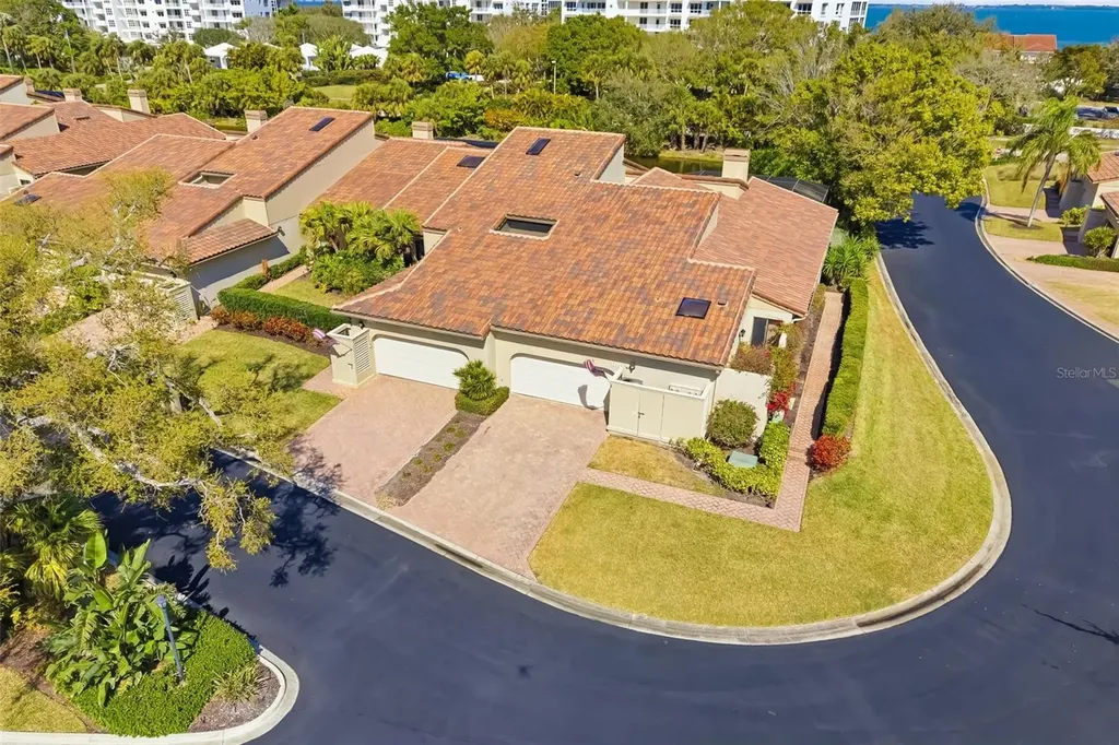 2326 Harbour Oaks Drive Longboat Key FL 34228