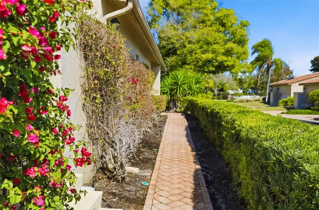 2326 Harbour Oaks Drive Longboat Key FL 34228
