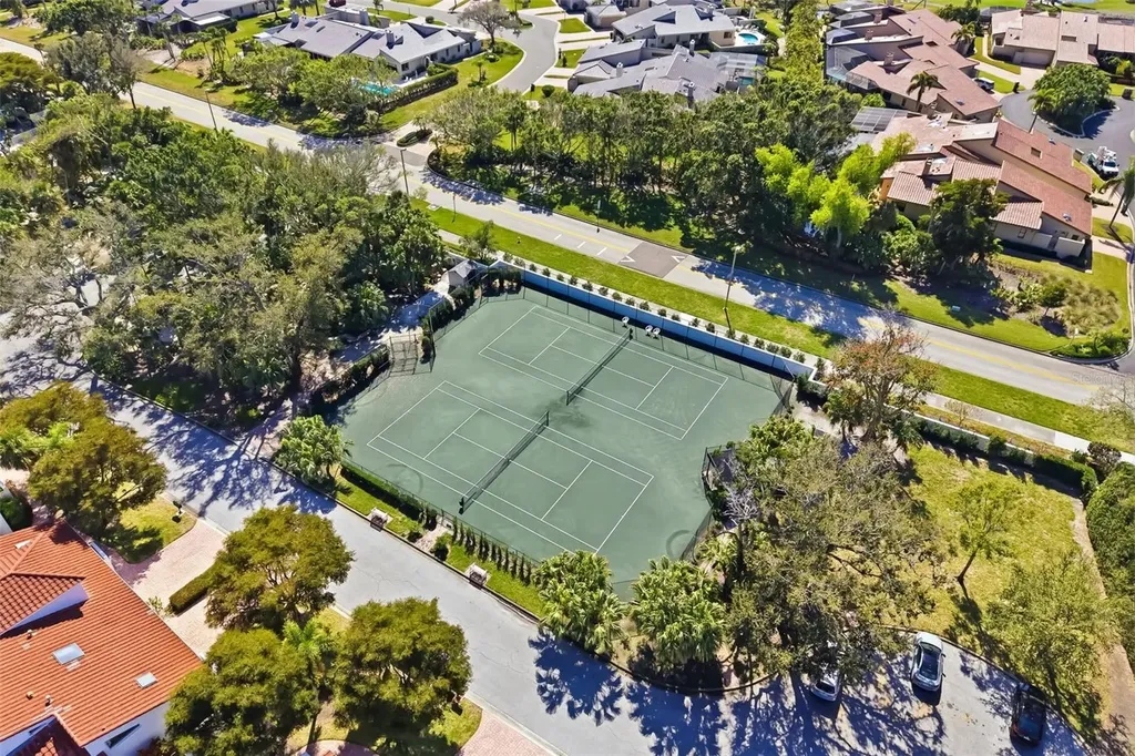 2326 Harbour Oaks Drive Longboat Key FL 34228