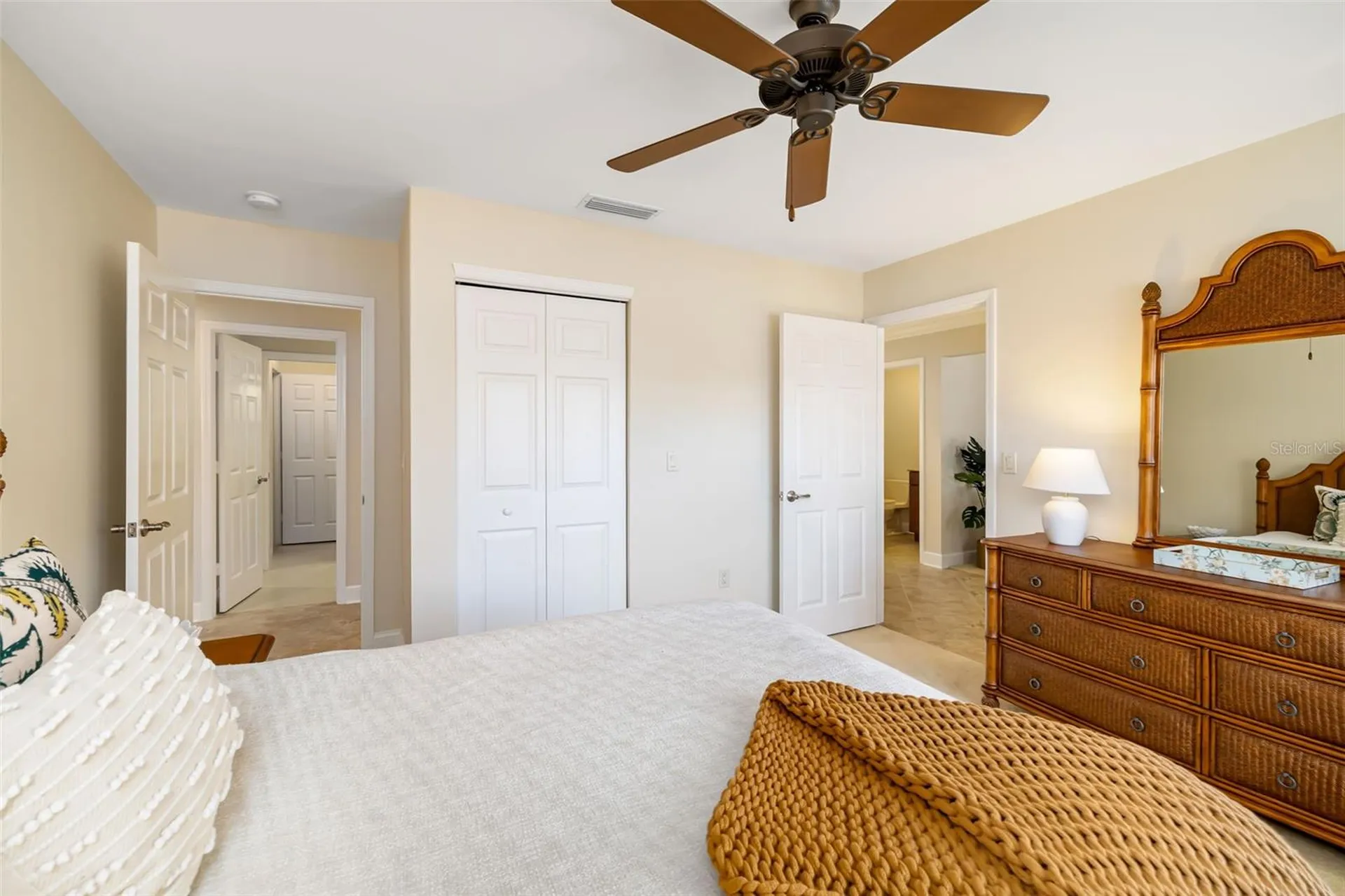 2326 Harbour Oaks Drive Longboat Key FL 34228